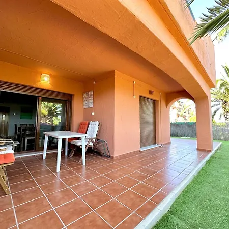 Elegant Seafront 3-bedroom In Апартаменти Естепона