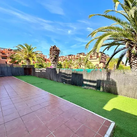 Elegant Seafront 3-bedroom In Апартаменти