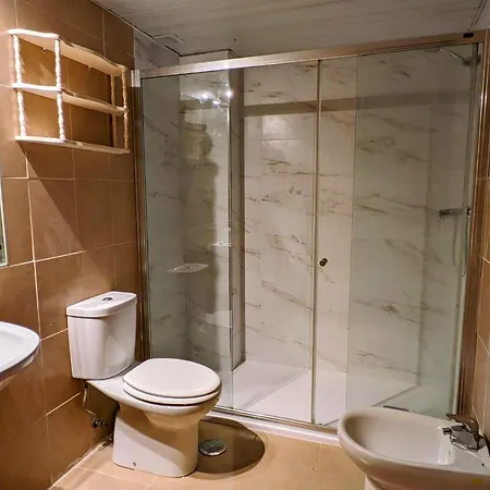 Elegant Seafront 3-bedroom In Естепона