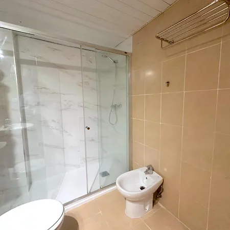 Elegant Seafront 3-bedroom In * Естепона