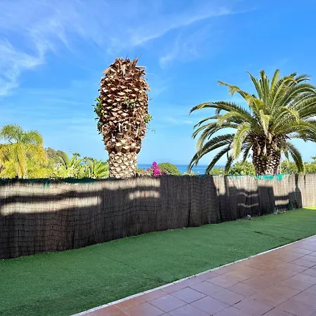 Elegant Seafront 3-bedroom In Апартаменти Естепона